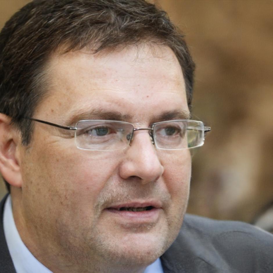Portrait de Fabrice Deschamps, expert en gestion de trésorerie